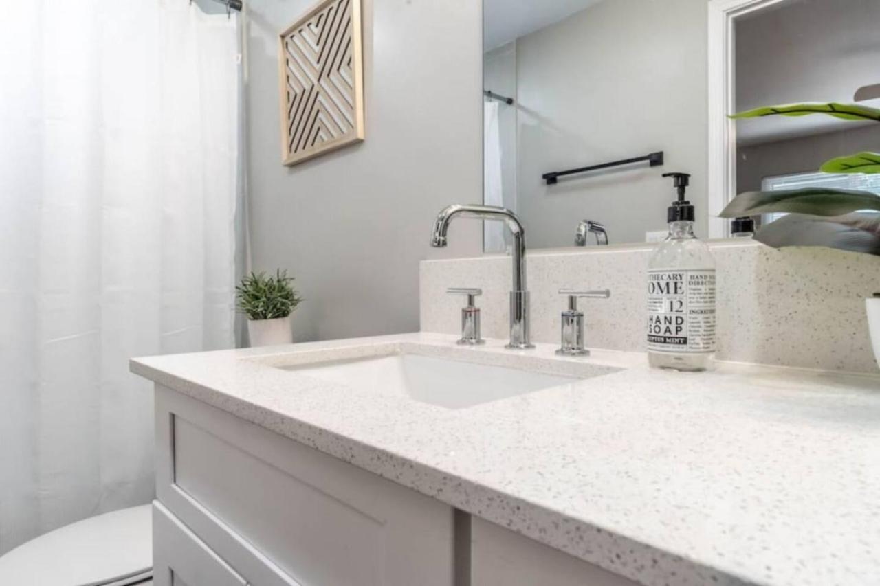 Roomy Urban Apartment Montrose! Free Parking #3 هيوستن المظهر الخارجي الصورة