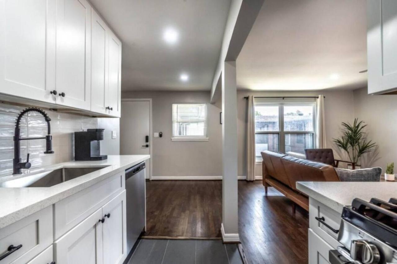 Roomy Urban Apartment Montrose! Free Parking #3 هيوستن المظهر الخارجي الصورة