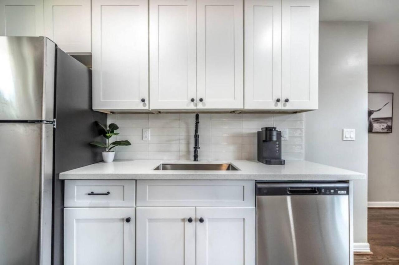 Roomy Urban Apartment Montrose! Free Parking #3 هيوستن المظهر الخارجي الصورة