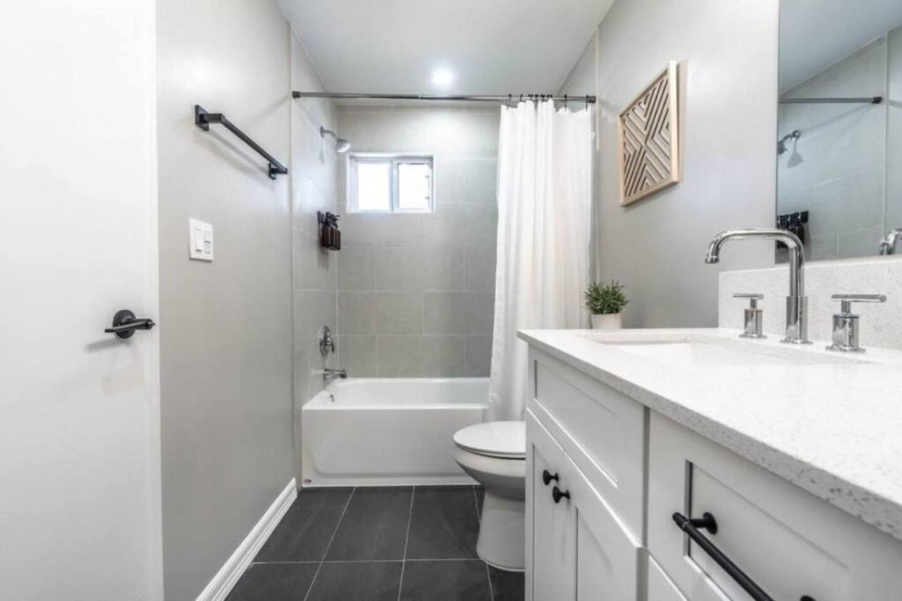 Roomy Urban Apartment Montrose! Free Parking #3 هيوستن المظهر الخارجي الصورة