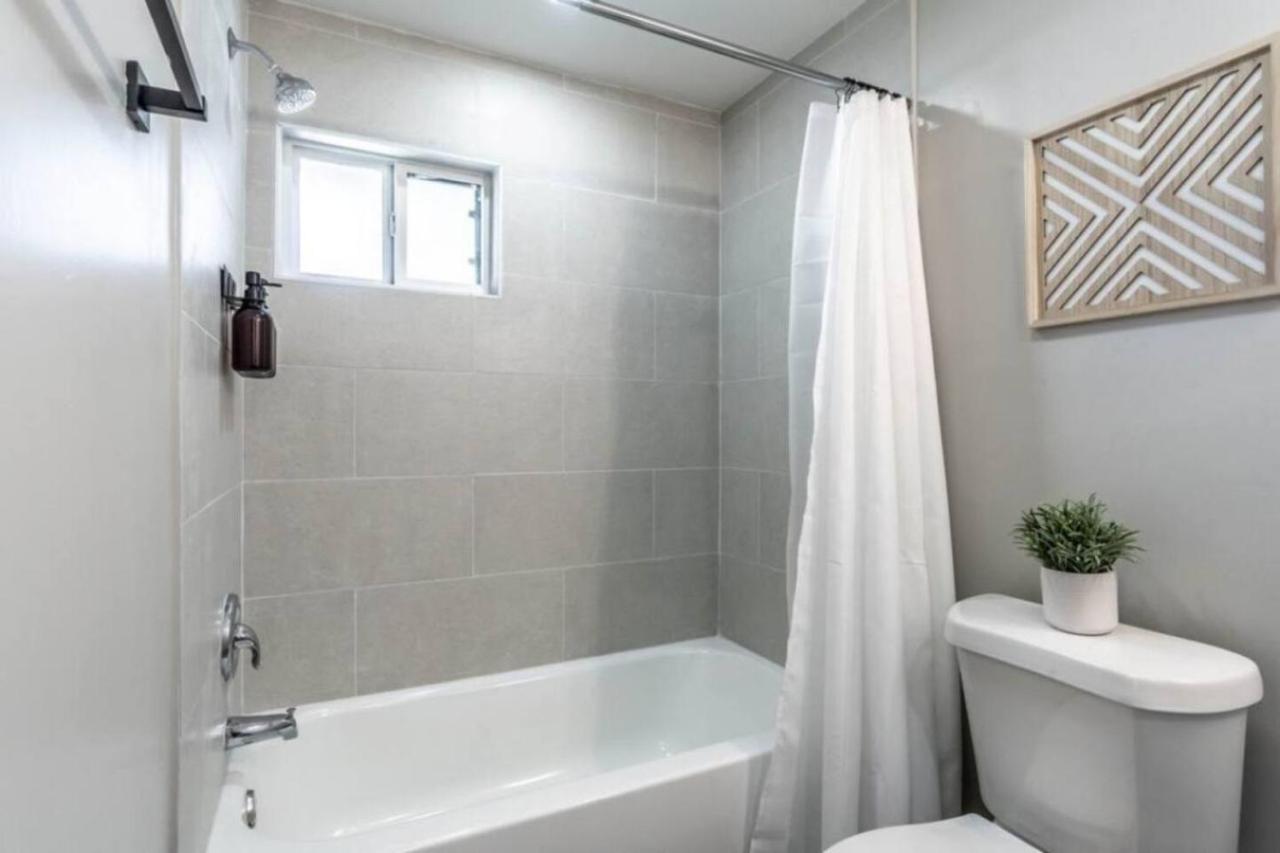 Roomy Urban Apartment Montrose! Free Parking #3 هيوستن المظهر الخارجي الصورة